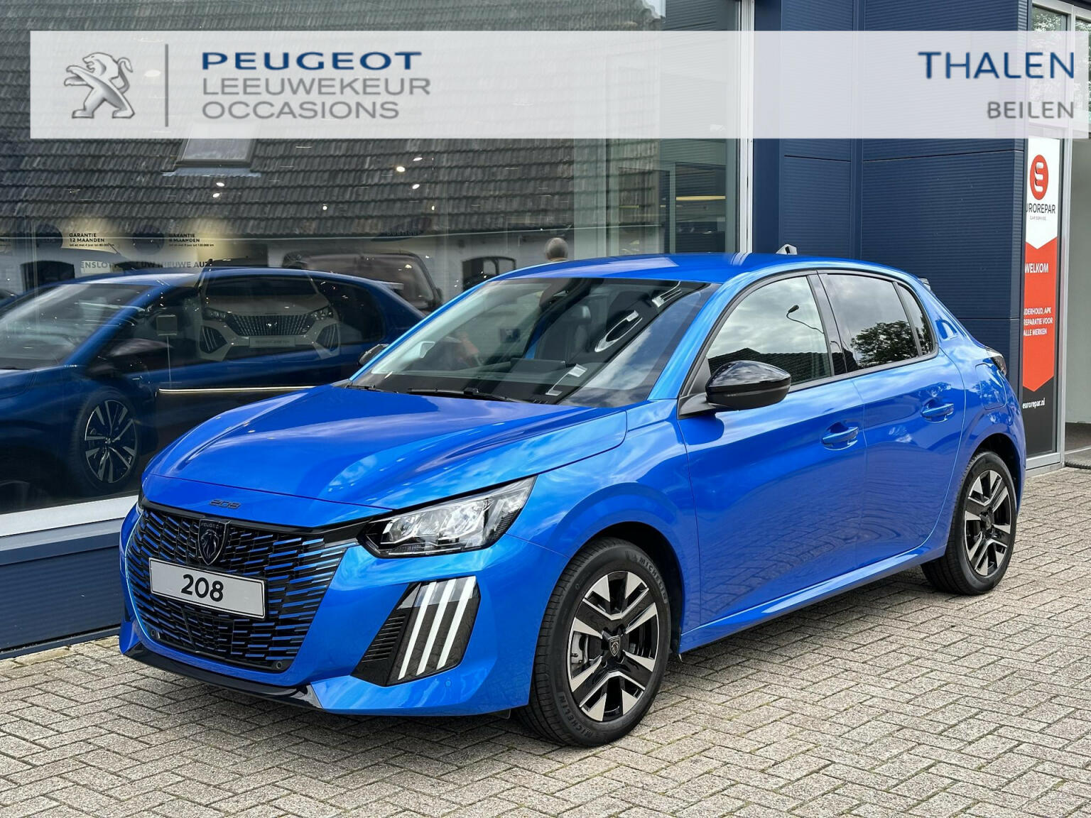 Peugeot-208-0