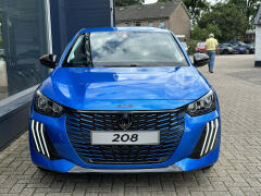 Peugeot-208-1