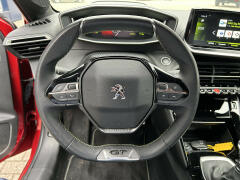 Peugeot-208-8